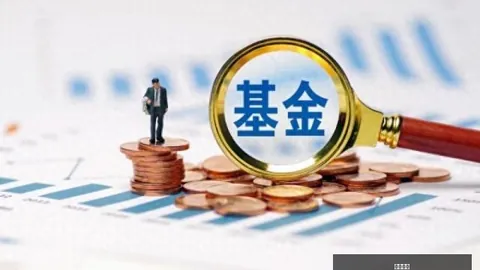 曼联内部真相曝光：内维尔痛批卡里克辩护，球队散步现象令人忧虑